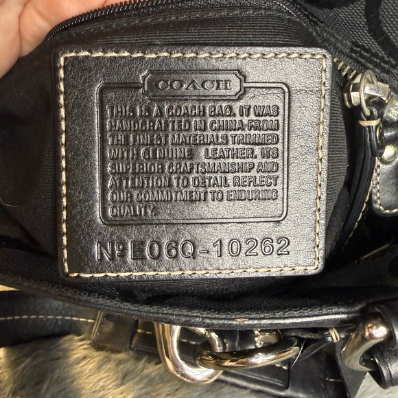 Coach Purse Shoulder Bag - Black leather canvas Python Snakeskin Hampton - Picture 15 of 16